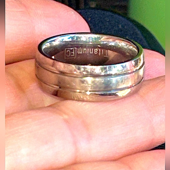 Titanium Unisex Silver Ring Size 9 - Picture 3 of 9